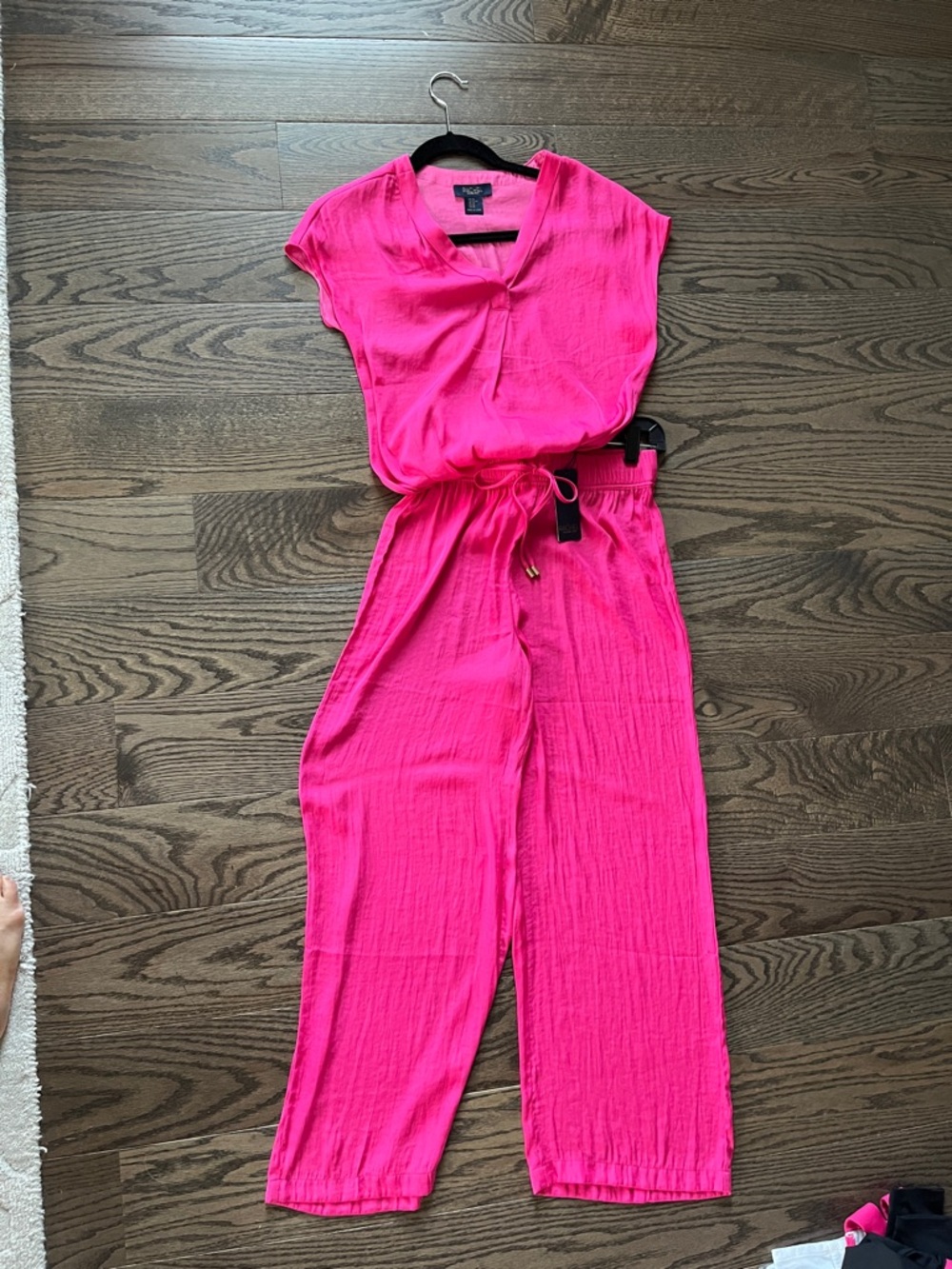 Rachel ZoeWomen’s Bright Pink Short-Sleeve V-Neck Jumpsuit with Drawstring Waist